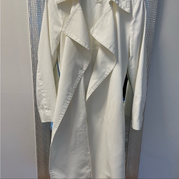 Ealdyn trench coat - Picture 3 of 6